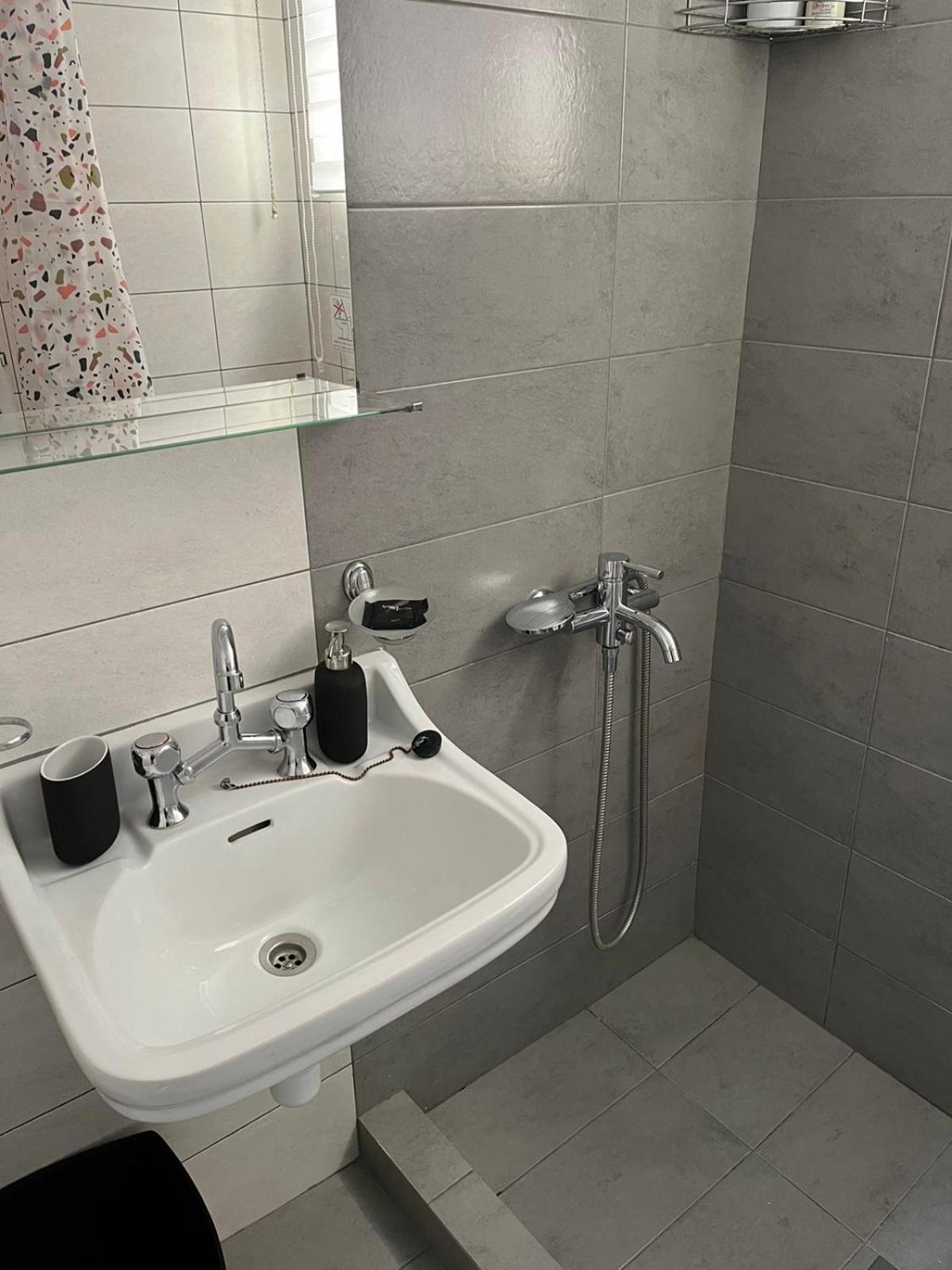 Sea View Apartments Near Athens Airport อาร์เตมีดา ภายนอก รูปภาพ